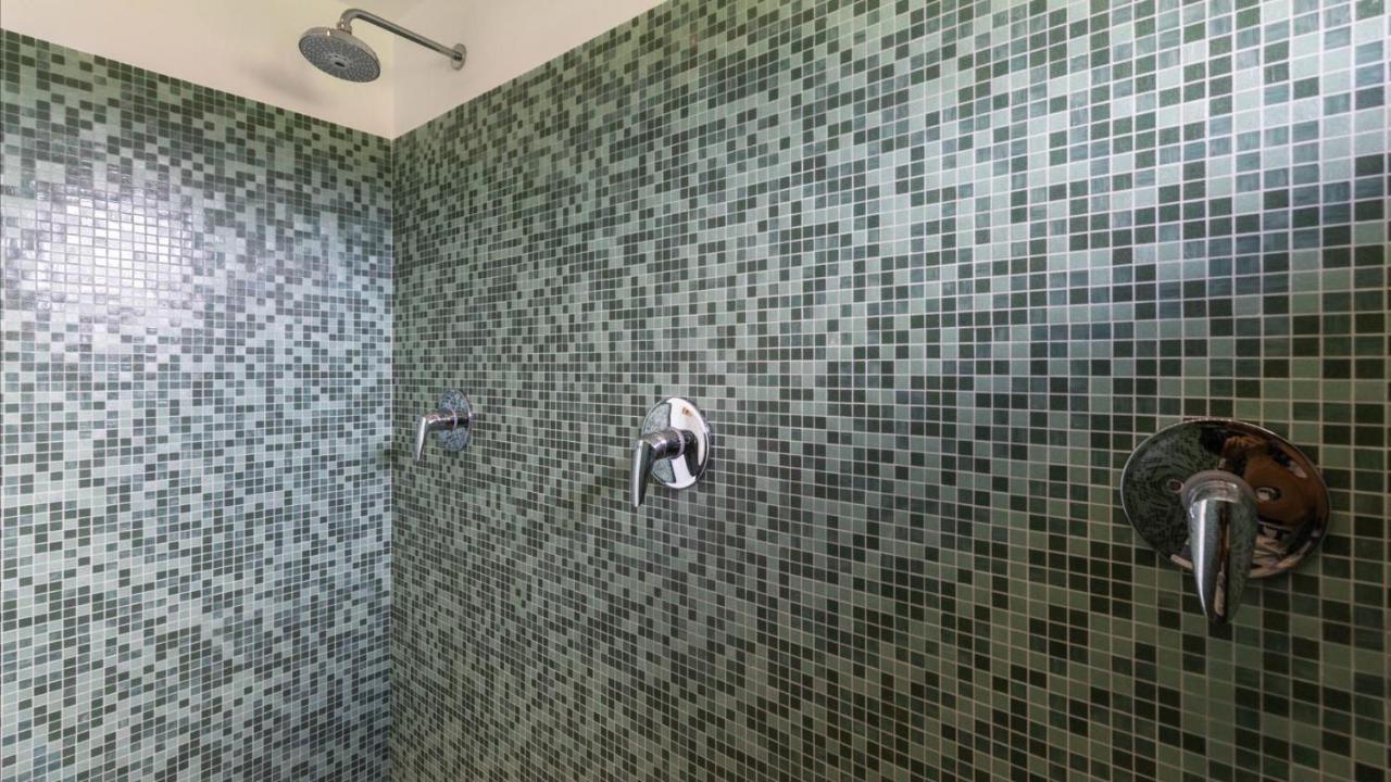 Luxury In Modern Villa Imperia