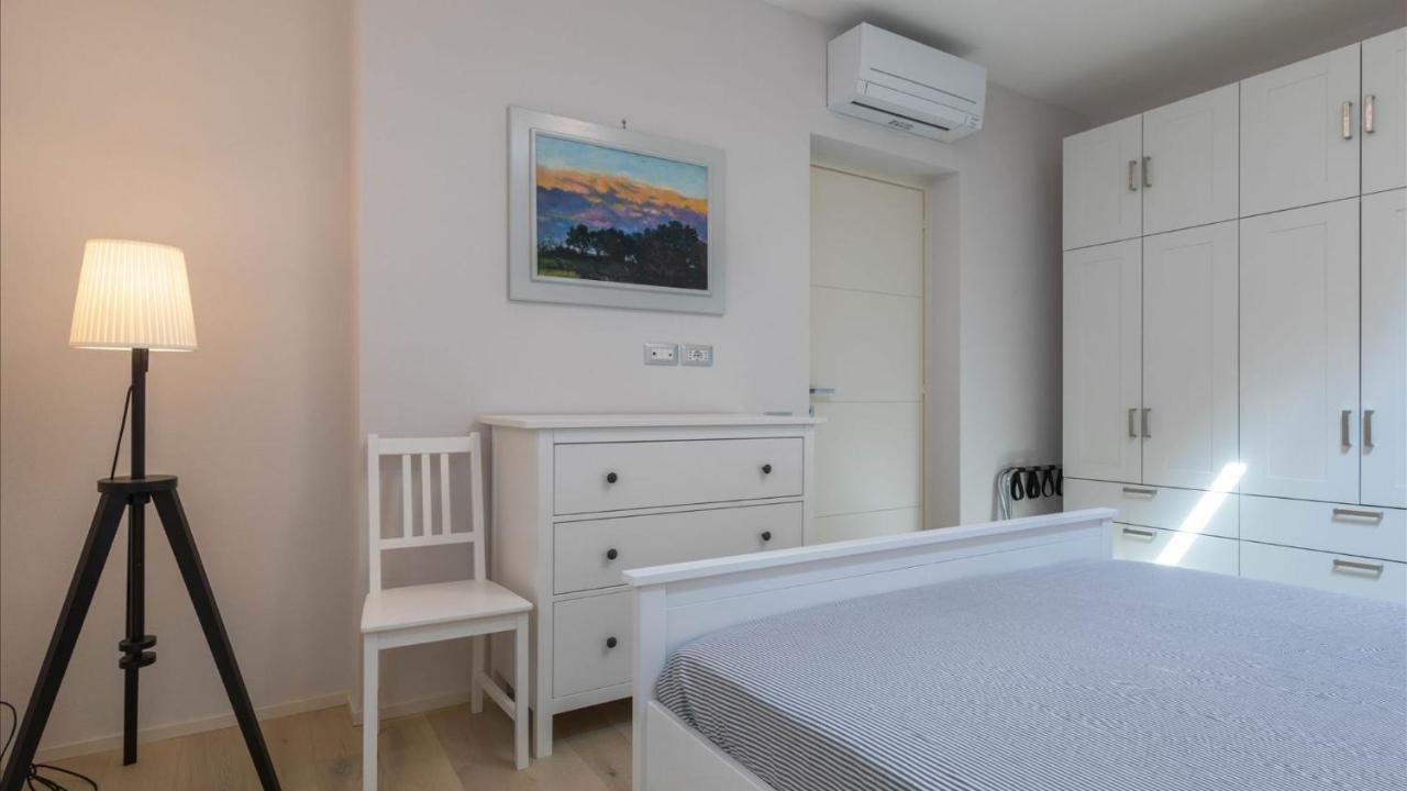 Villa Luxury In Modern Imperia